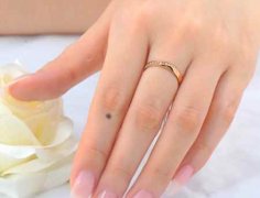 高博亚洲娱下载右手食指有痣代表着什么含义